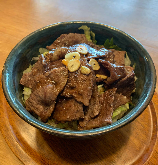 Rice bowl with steak